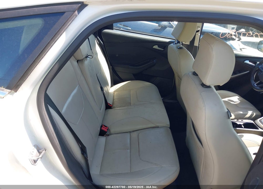 2018 FORD FOCUS VIN: 1FADP3N24JL279449
