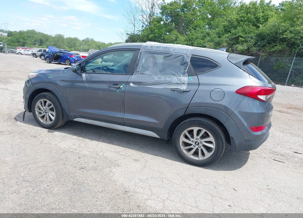 2018 HYUNDAI TUCSON VIN: KM8J33A49JU678816