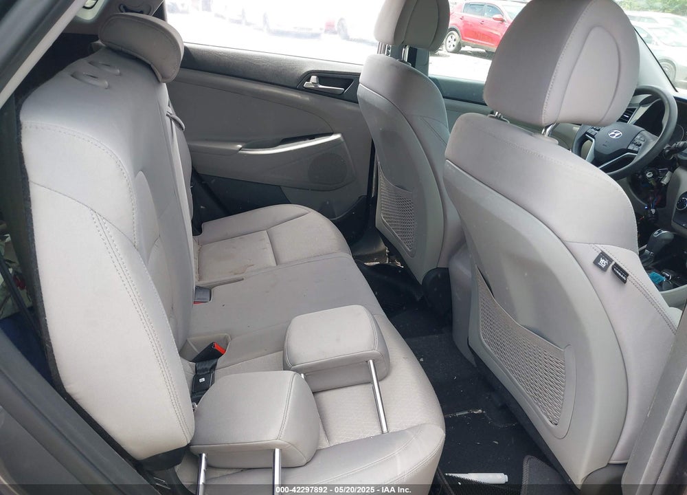 2018 HYUNDAI TUCSON VIN: KM8J33A49JU678816