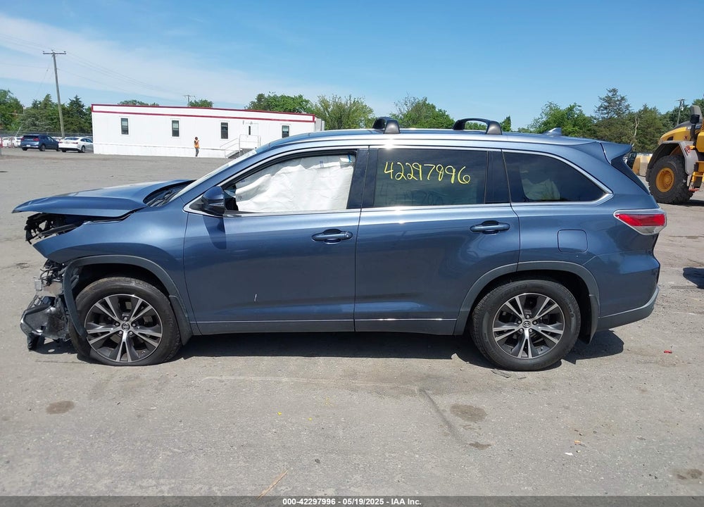 2016 TOYOTA HIGHLANDER VIN: 5TDJKRFH4GS250123