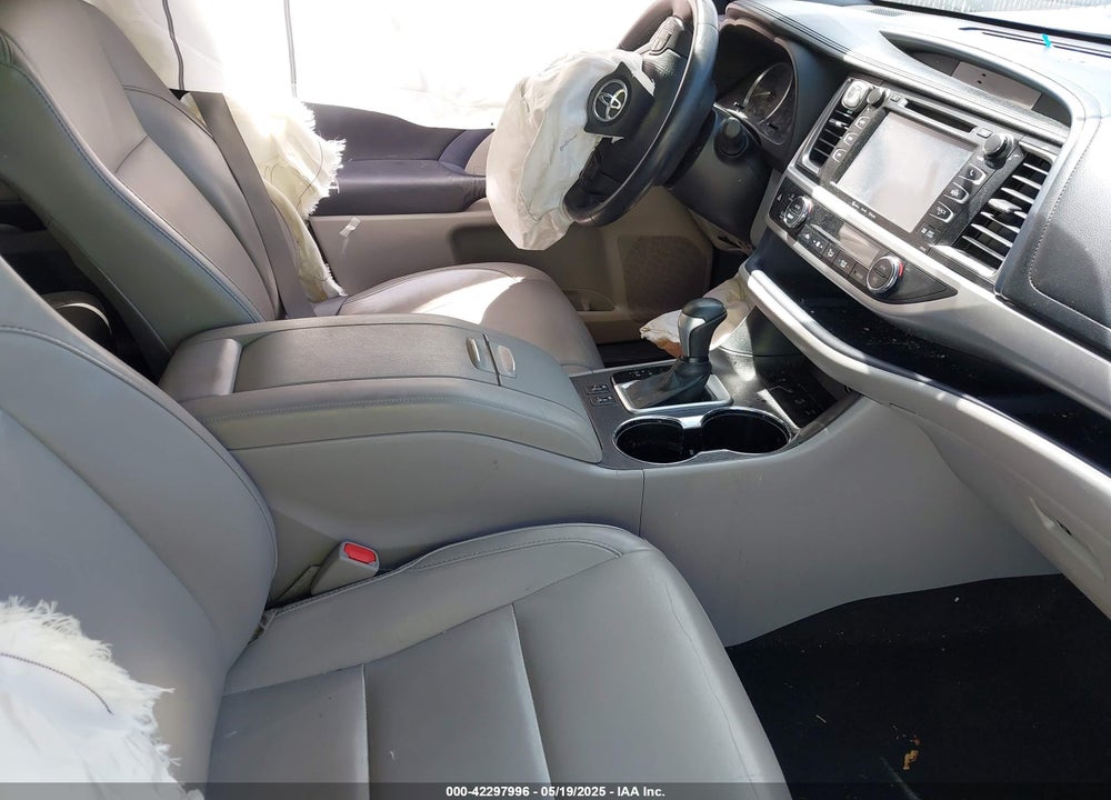 2016 TOYOTA HIGHLANDER VIN: 5TDJKRFH4GS250123