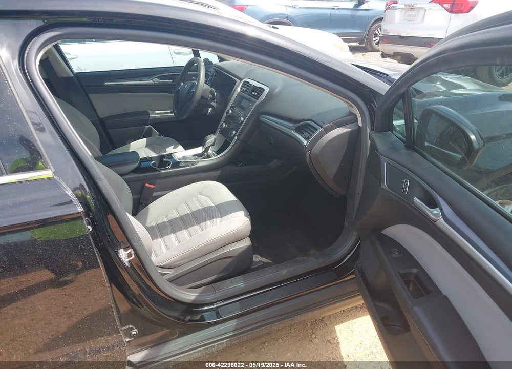 2016 FORD FUSION VIN: 3FA6P0G73GR121162