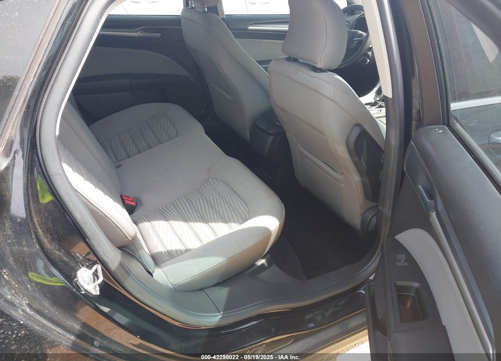 2016 FORD FUSION VIN: 3FA6P0G73GR121162