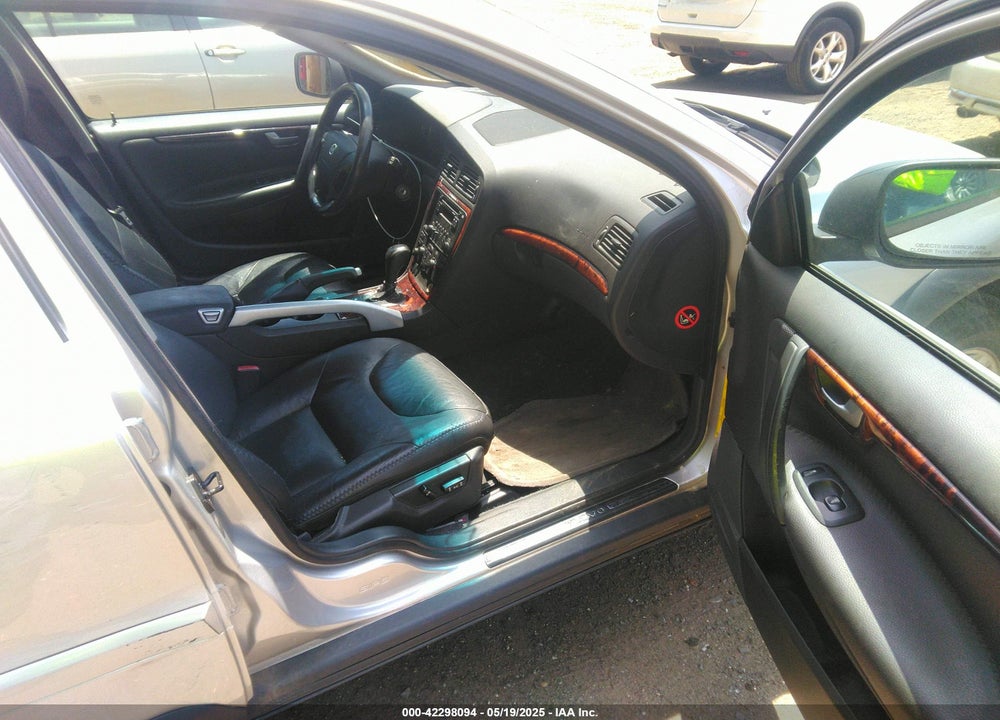 2006 VOLVO XC70 VIN: YV4SZ592661208724