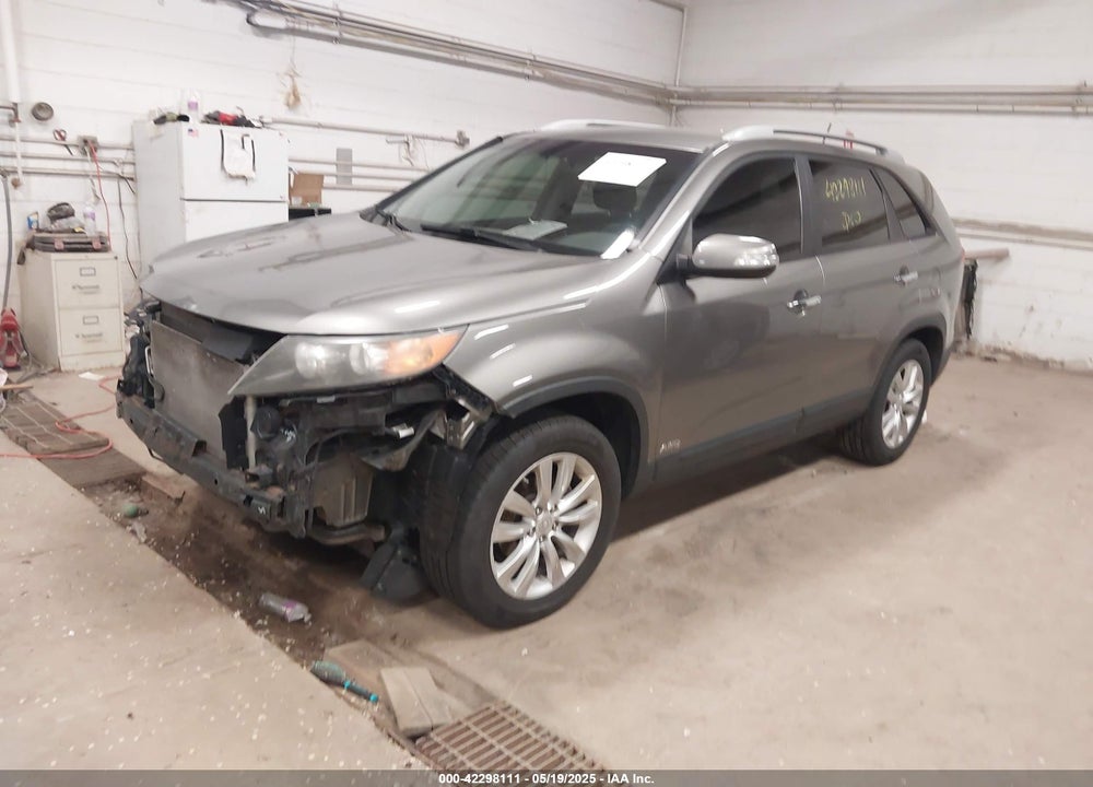 2011 KIA SORENTO LX V6 VIN: 5XYKTDA29BG078135