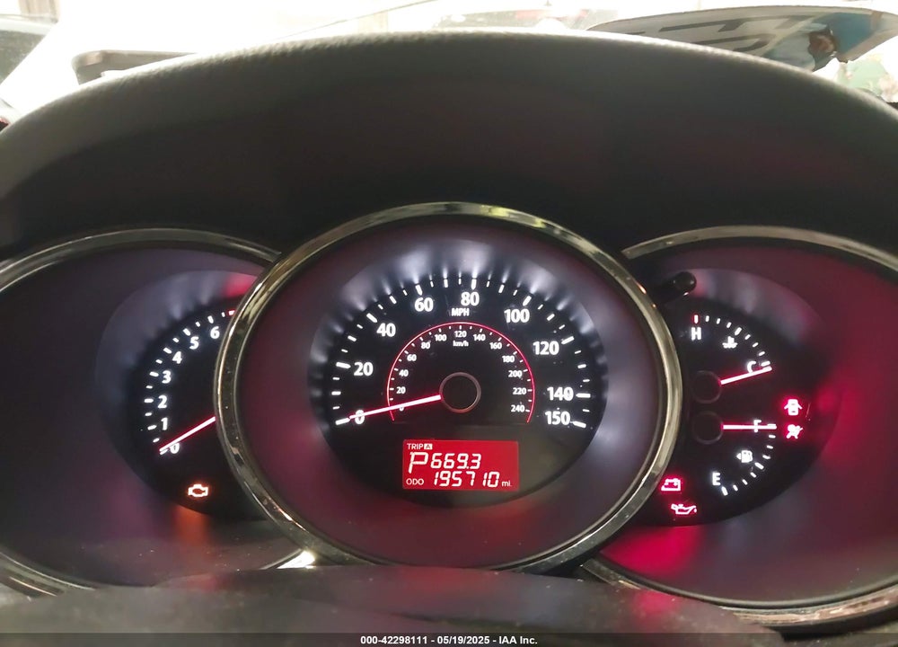 2011 KIA SORENTO LX V6 VIN: 5XYKTDA29BG078135