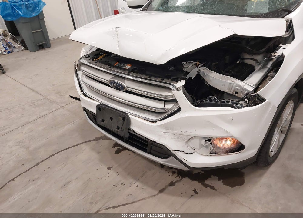 2018 FORD ESCAPE SE VIN: 1FMCU9GD6JUC77191