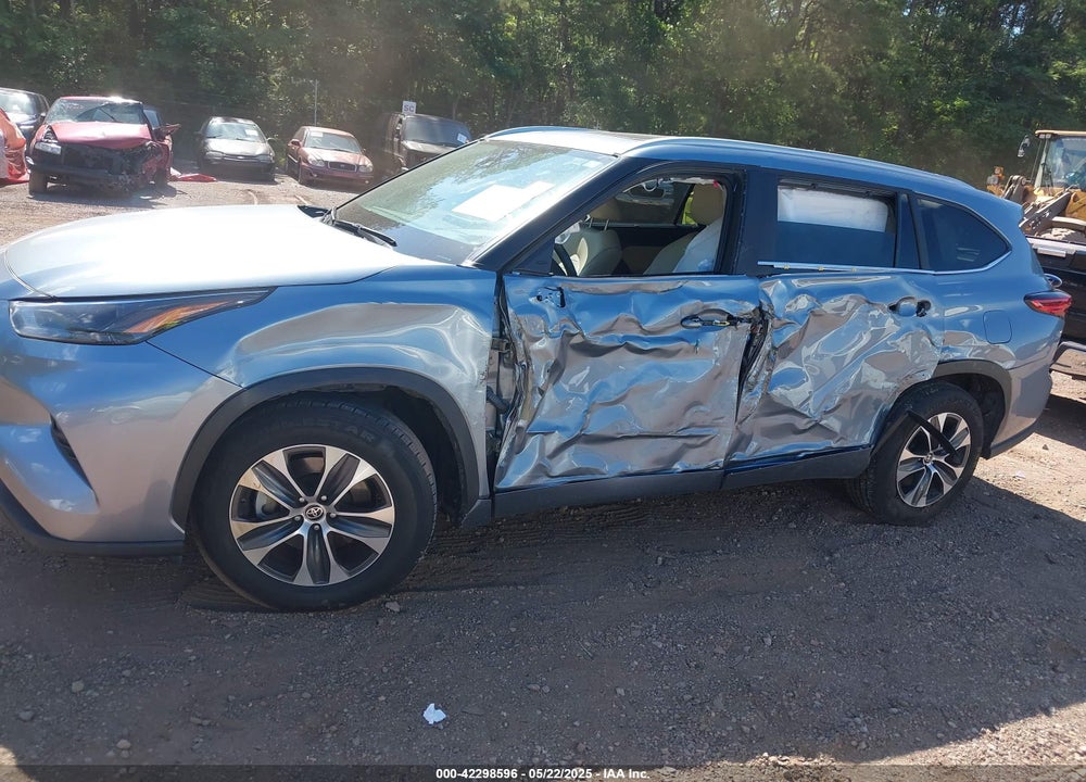 2023 TOYOTA HIGHLANDER VIN: 5TDKDRAH7PS038449