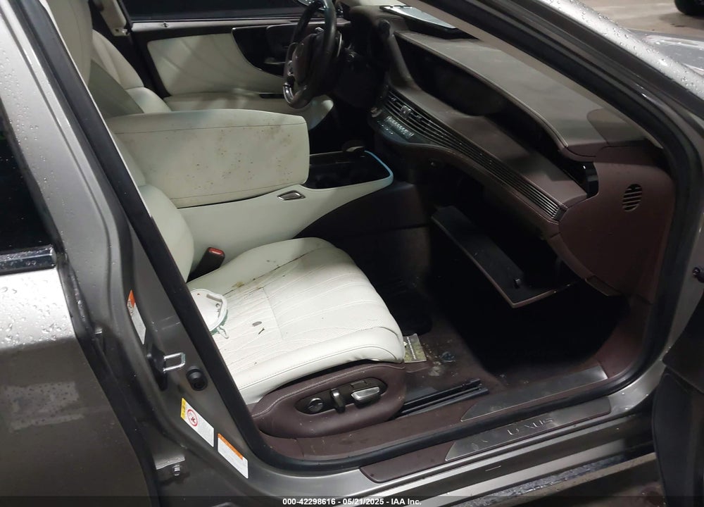 2018 LEXUS LS 500 VIN: JTHC5LFF2J5002024
