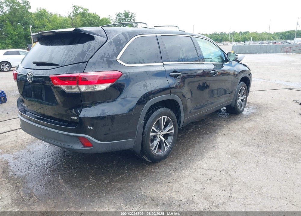 2017 TOYOTA HIGHLANDER VIN: 5TDBZRFH1HS441774