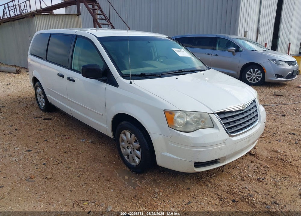 2008 CHRYSLER TOWN & COUNTRY LX VIN: 2A8HR44H88R617592