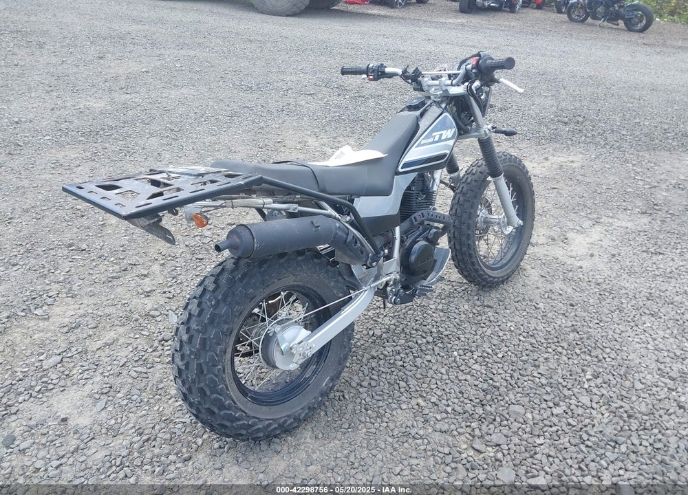 2022 YAMAHA TW200 C VIN: JYA3AWE09NA179433
