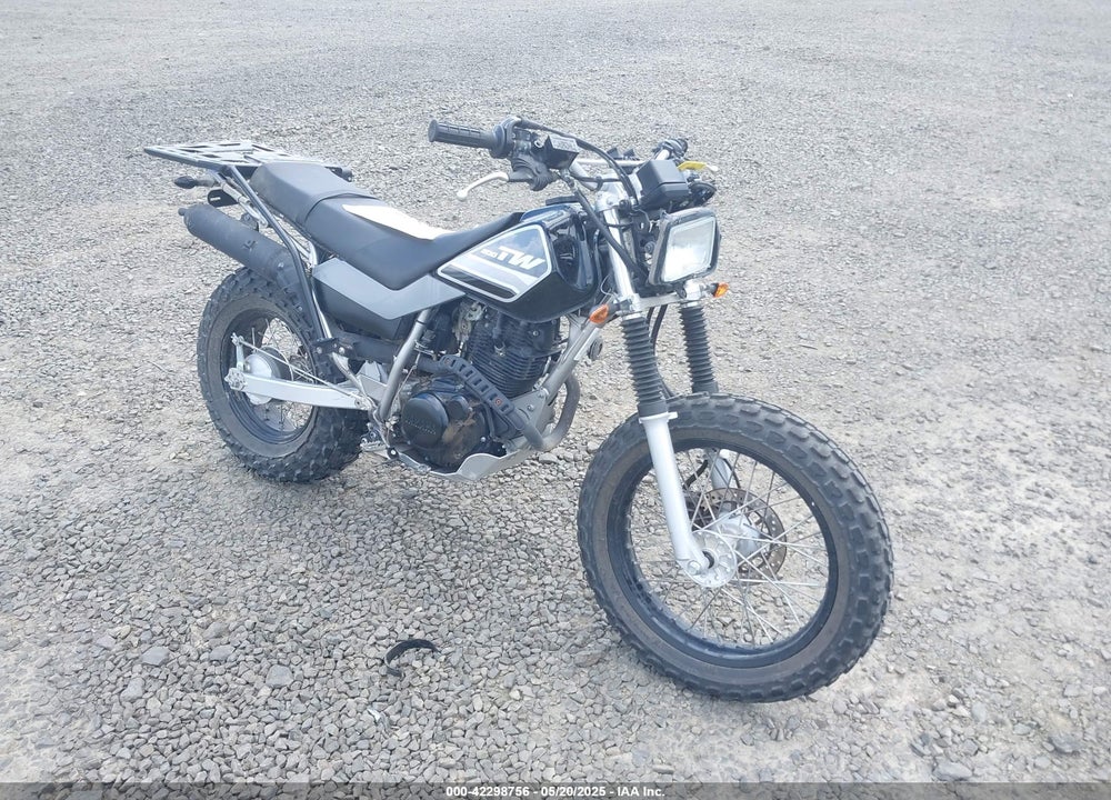 2022 YAMAHA TW200 C VIN: JYA3AWE09NA179433