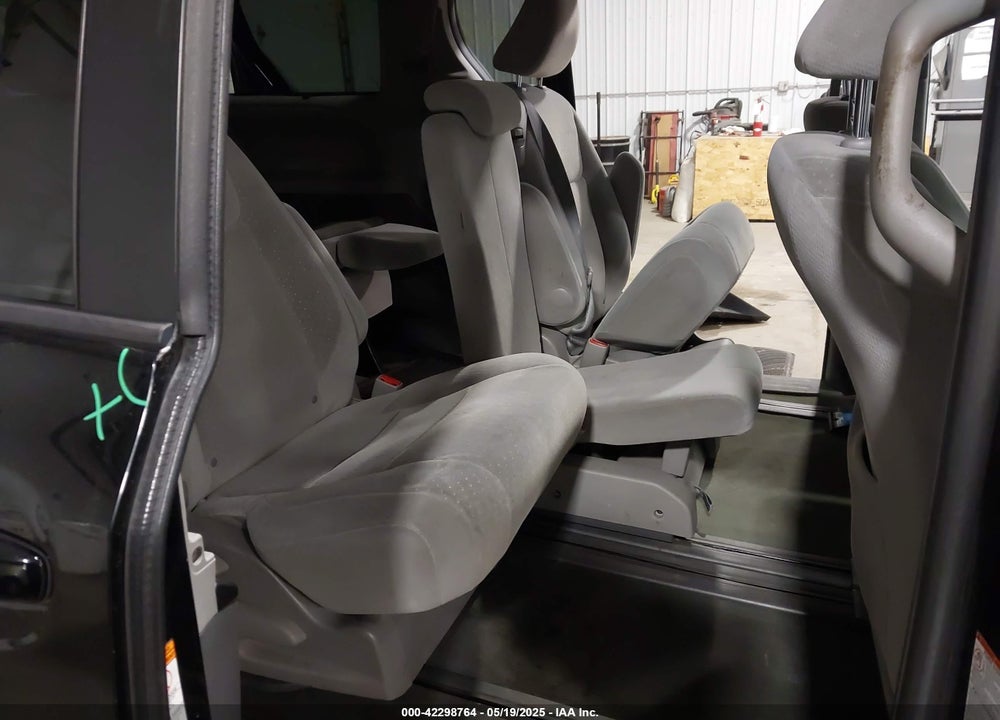2016 TOYOTA SIENNA LE 8 PASSENGER VIN: 5TDKK3DC2GS707102
