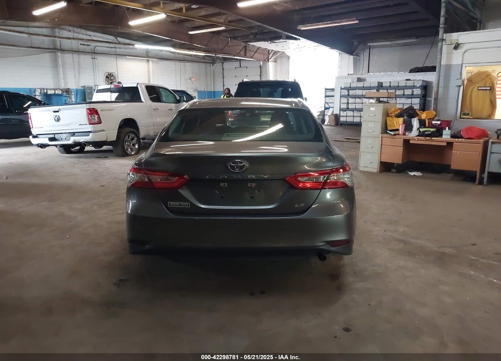 2018 TOYOTA CAMRY VIN: 4T1B11HK8JU627634