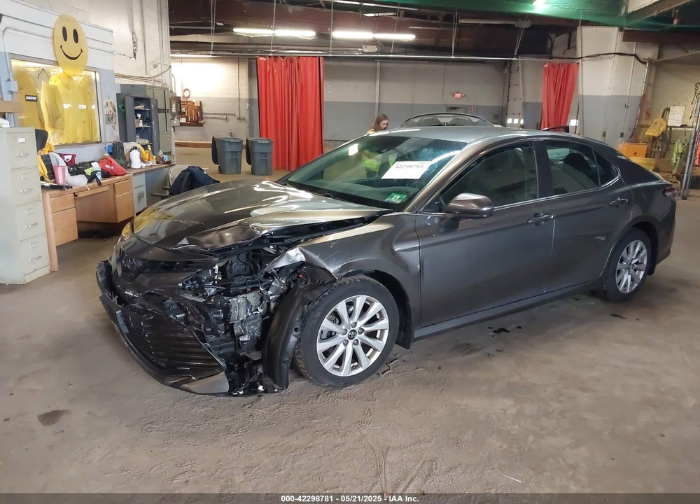 2018 TOYOTA CAMRY VIN: 4T1B11HK8JU627634