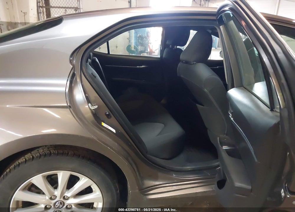 2018 TOYOTA CAMRY VIN: 4T1B11HK8JU627634