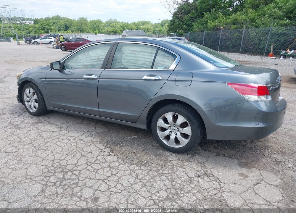 2008 HONDA ACCORD VIN: 1HGCP36818A078219