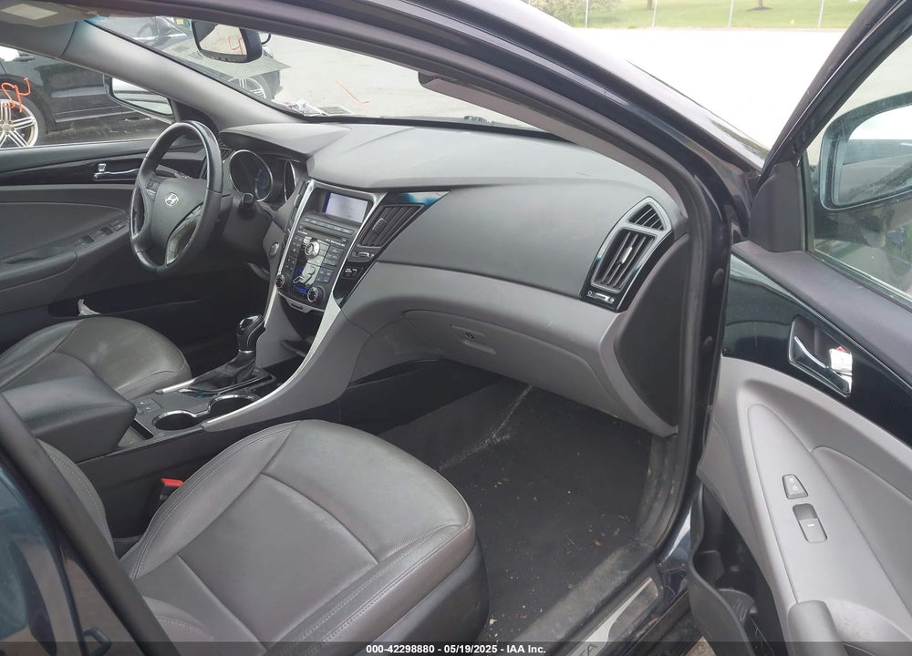 2011 HYUNDAI SONATA VIN: 5NPEC4AC9BH126053