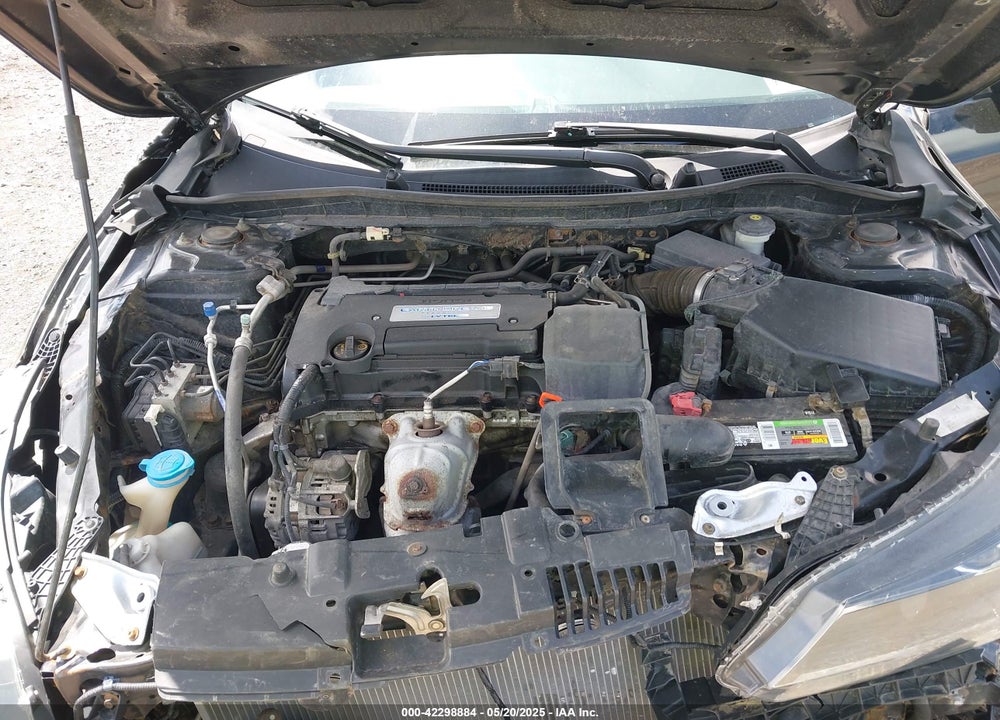 2014 HONDA ACCORD VIN: 1HGCR2F33EA001002