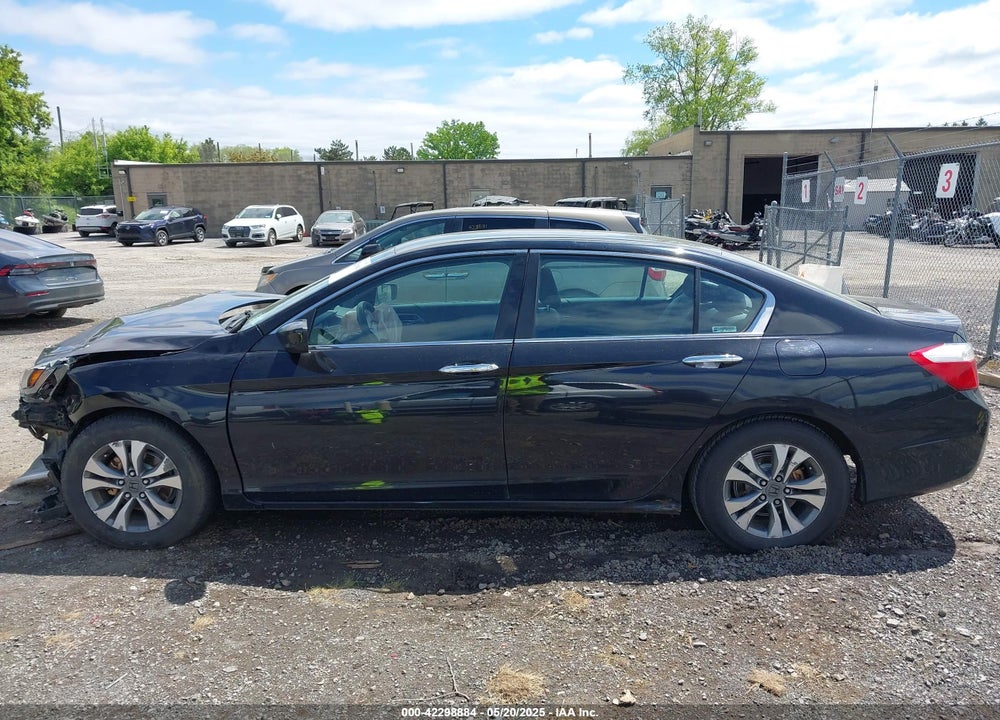 2014 HONDA ACCORD VIN: 1HGCR2F33EA001002