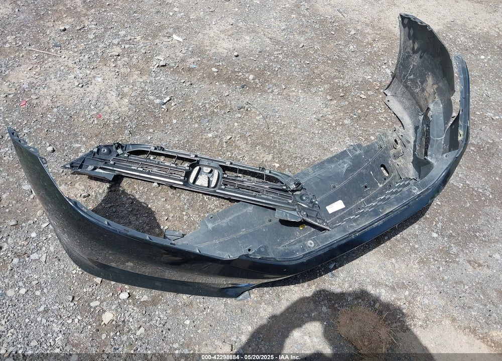 2014 HONDA ACCORD VIN: 1HGCR2F33EA001002