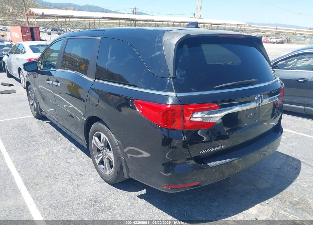 2018 HONDA ODYSSEY TOURING VIN: 5FNRL6H8XJB026247