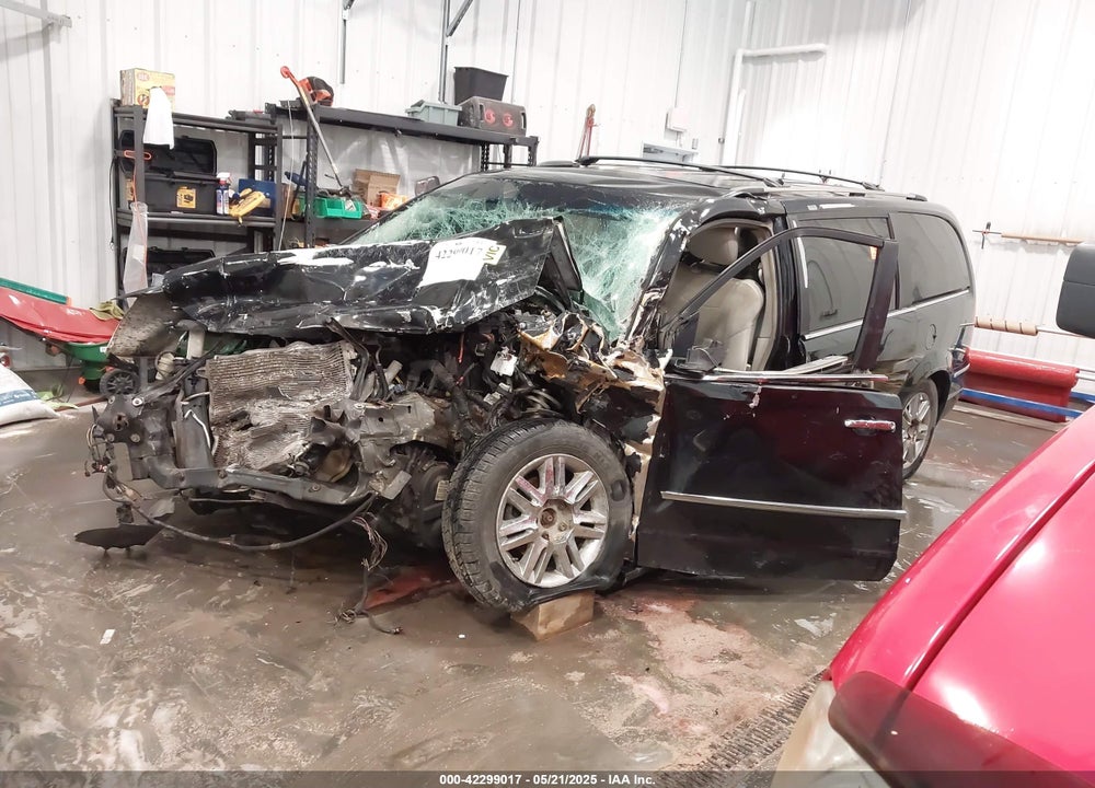 2008 CHRYSLER TOWN & COUNTRY LIMITED VIN: 2A8HR64X08R663209