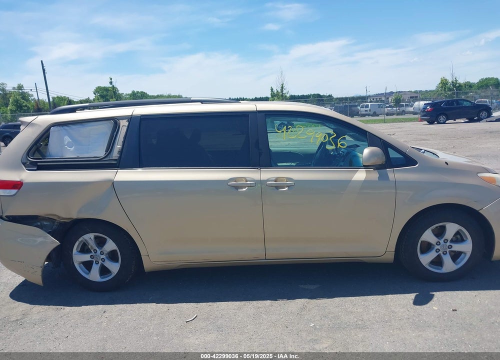 2011 TOYOTA SIENNA LE V6 VIN: 5TDKK3DC8BS021610