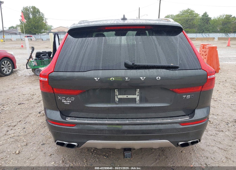 2018 VOLVO XC60 VIN: LYV102RK5JB105691