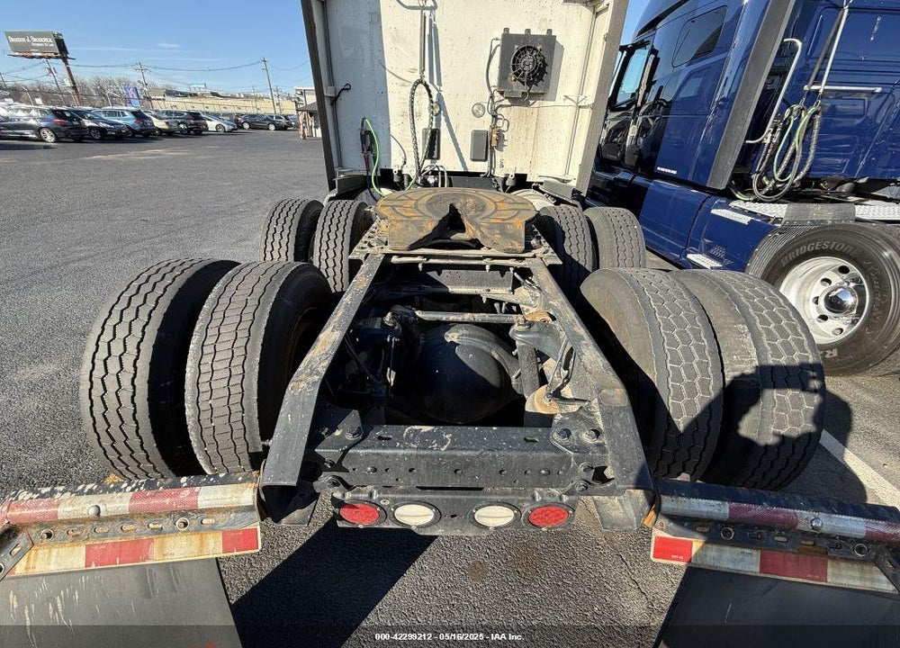 2018 KENWORTH T680 VIN: 1XKYDP9XXJJ175677