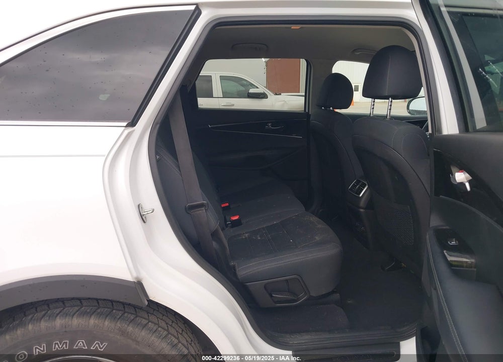 2019 KIA SORENTO VIN: 5XYPG4A50KG573036