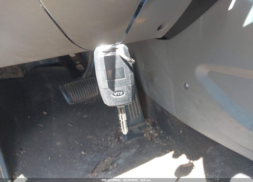 2016 KIA FORTE VIN: KNAFK4A60G5483255
