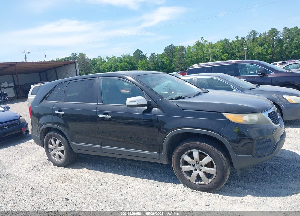 2011 KIA SORENTO VIN: 5XYKT3A11BG120590