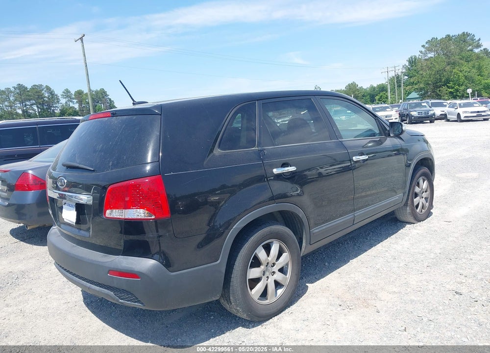 2011 KIA SORENTO VIN: 5XYKT3A11BG120590