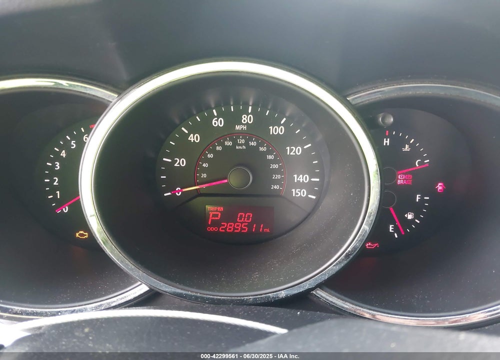 2011 KIA SORENTO VIN: 5XYKT3A11BG120590