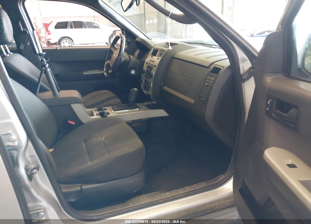 2010 FORD ESCAPE VIN: 1FMCU0D74AKD02692