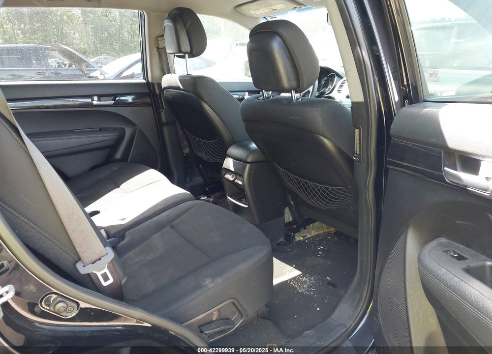2014 KIA SORENTO VIN: 5XYKTDA62EG430317
