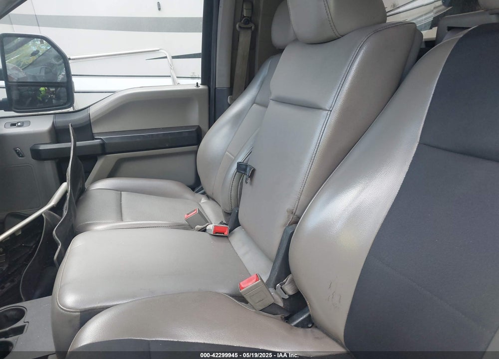 2018 FORD F-550 CHASSIS XL VIN: 1FDUF5GYXJEB43904