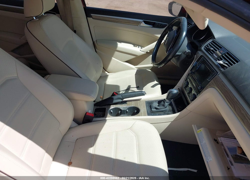 2018 VOLKSWAGEN PASSAT VIN: 1VWBA7A3XJC043393