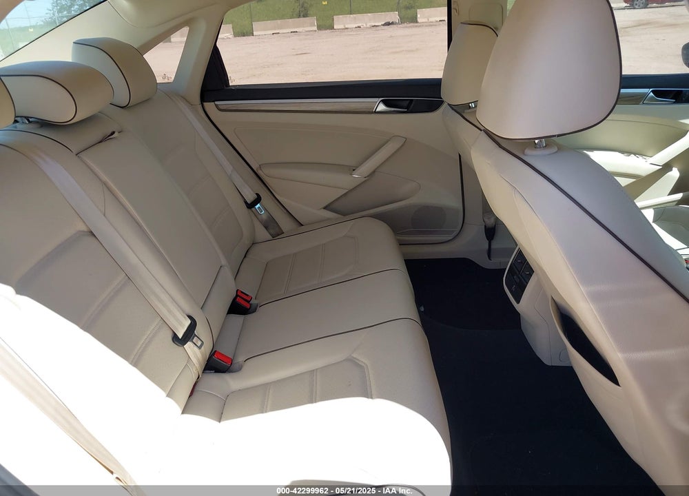 2018 VOLKSWAGEN PASSAT VIN: 1VWBA7A3XJC043393