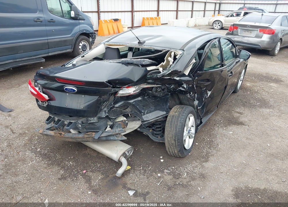 2014 FORD FOCUS VIN: 1FADP3F26EL145076