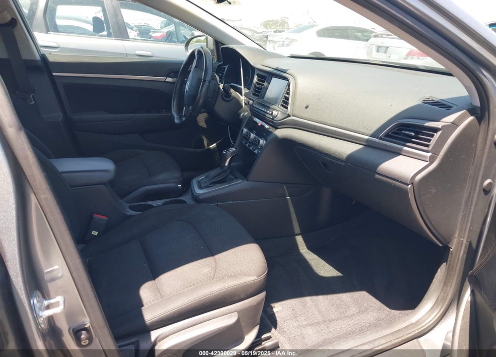 2019 HYUNDAI ELANTRA VIN: KMHD84LF0KU761622