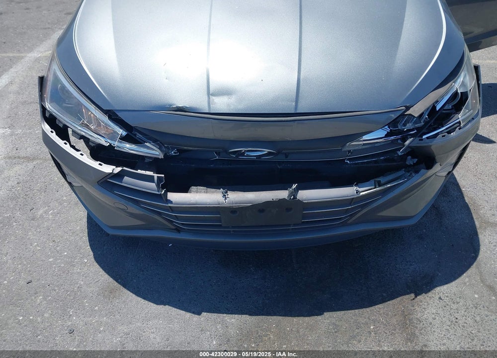 2019 HYUNDAI ELANTRA VIN: KMHD84LF0KU761622