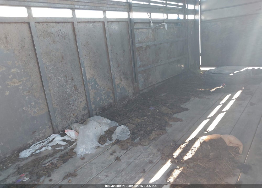 2007 DELTA MANUFACTURING INC LIVESTOCK TRAILER VIN: 4MWGS26227N021290