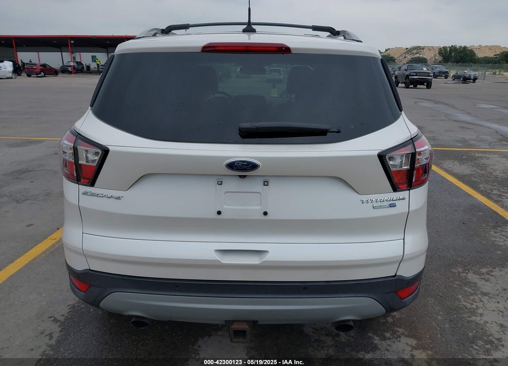 2018 FORD ESCAPE VIN: 1FMCU9J98JUB87867