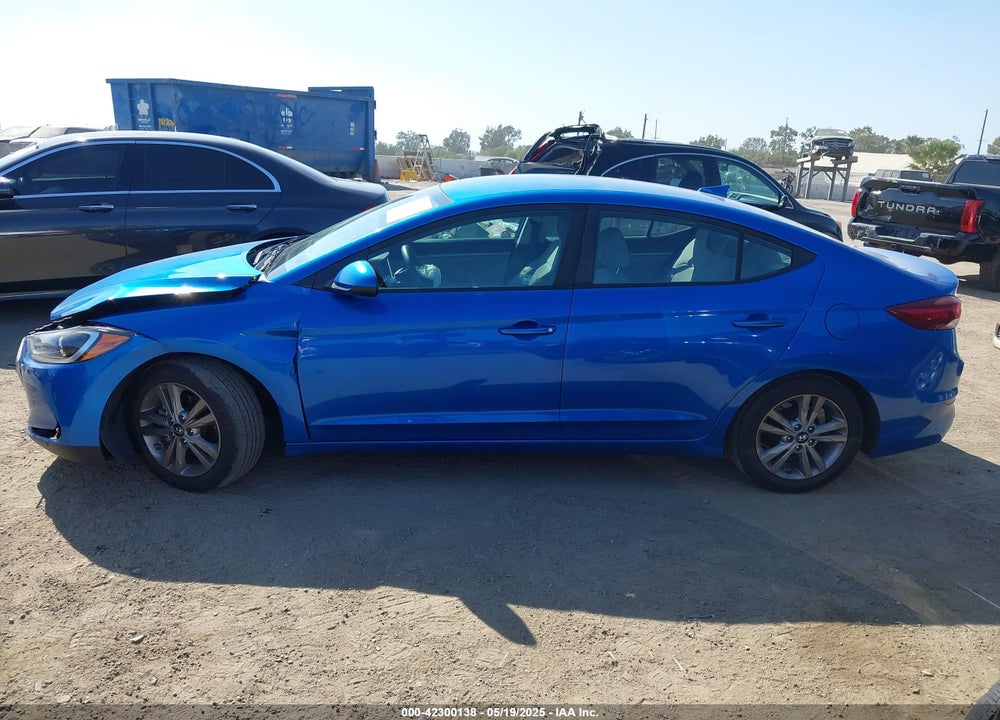 2017 HYUNDAI ELANTRA VIN: KMHD84LFXHU417689