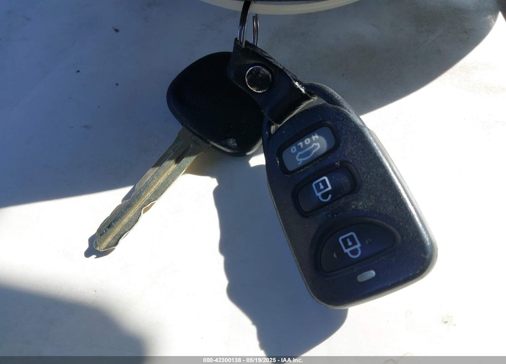 2017 HYUNDAI ELANTRA VIN: KMHD84LFXHU417689