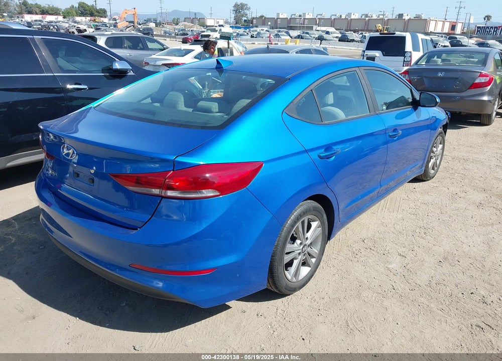 2017 HYUNDAI ELANTRA VIN: KMHD84LFXHU417689