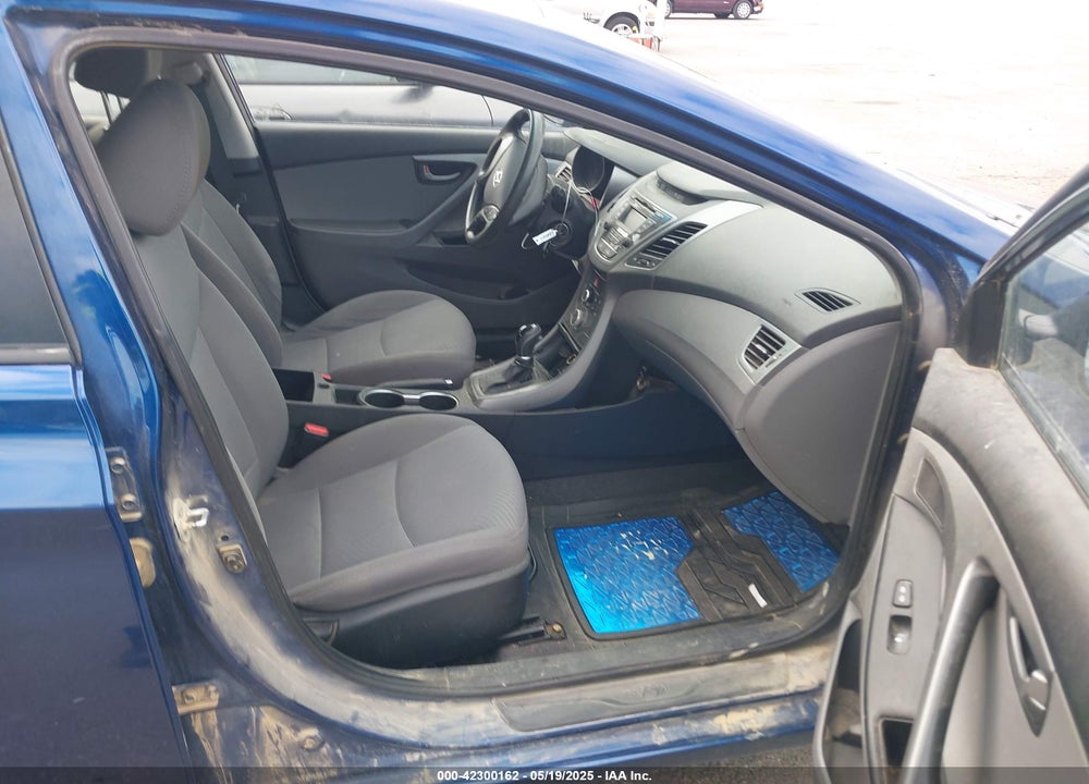 2016 HYUNDAI ELANTRA VIN: 5NPDH4AE4GH702119